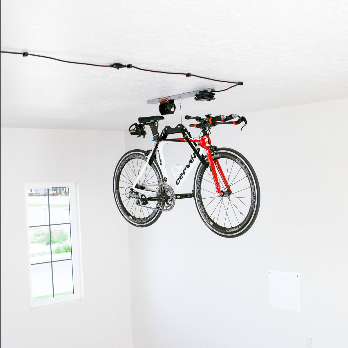 SmarterHome Single-Bike Lifter