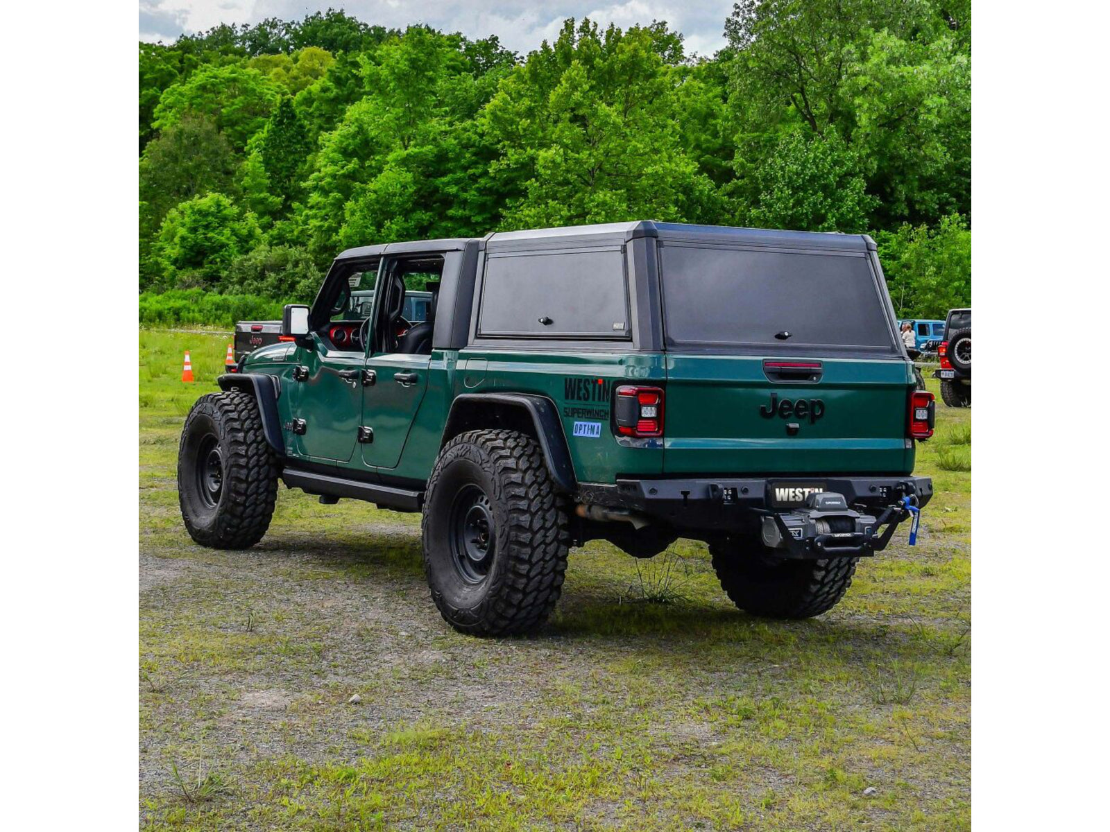 Westin Automotive 2024-2025 Jeep Gladiator EXP Truck Cap